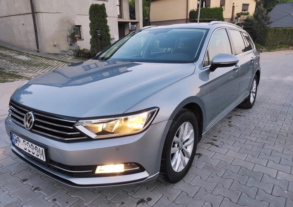 Volkswagen Passat cena 47400 przebieg: 219035, rok produkcji 2017 z Ropczyce małe 742